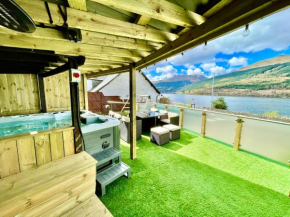 Amazing Alps and Loch views - HOT TUB and pet friendly